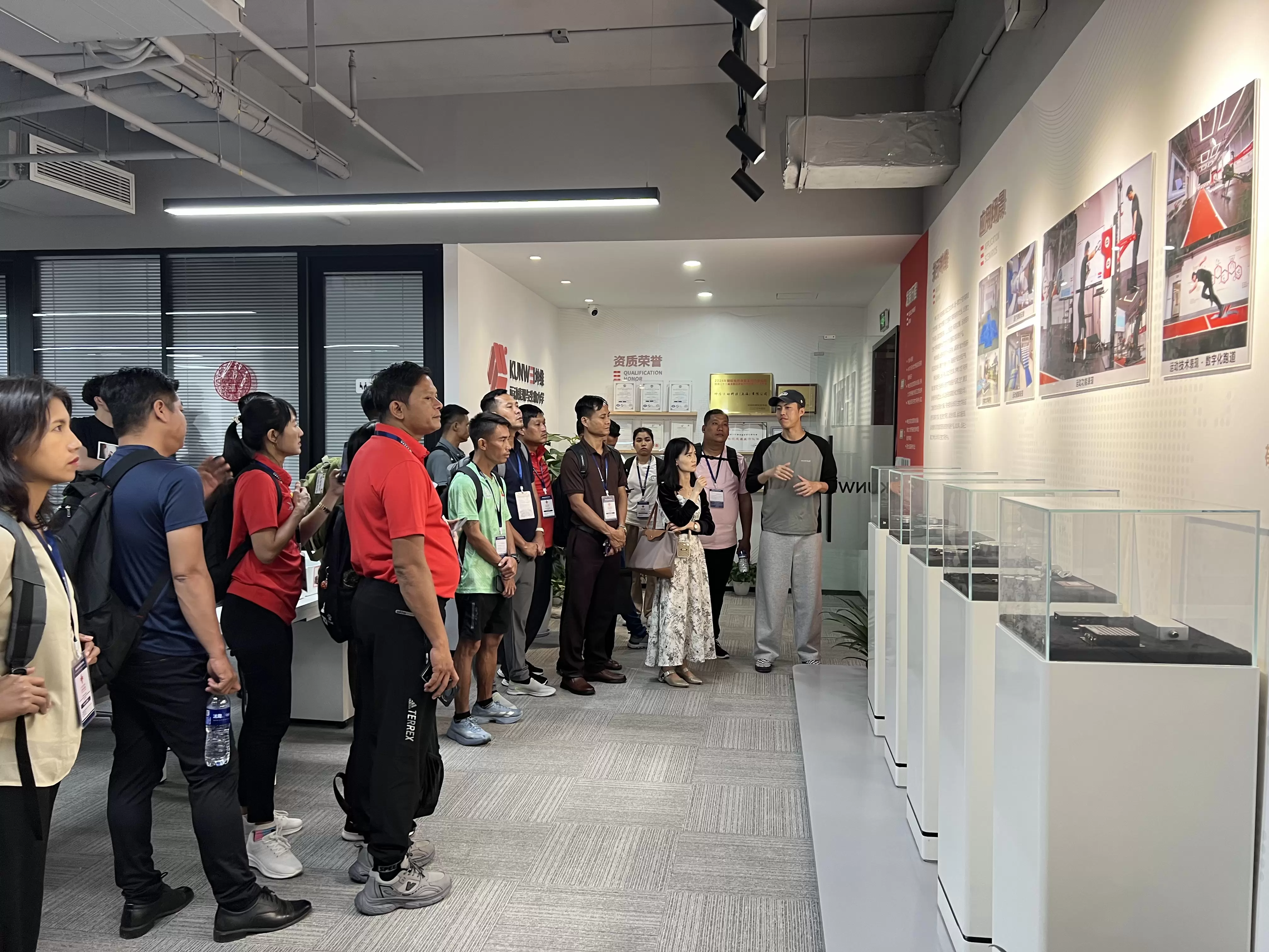 Myanmar Sports Training Program Delegation Visits Kunwei Sports for Exchange